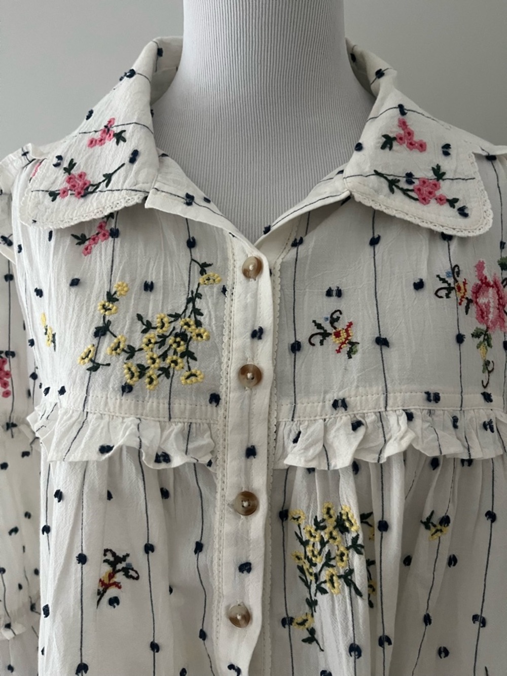 Anthropologie Pilcro Seaside embroidered floral top shirt jacket M - Picture 3 of 6
